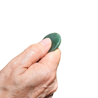 Jade Verde "Worry Stone" de 3.5 cm  x  2.8 cm aproximadamente