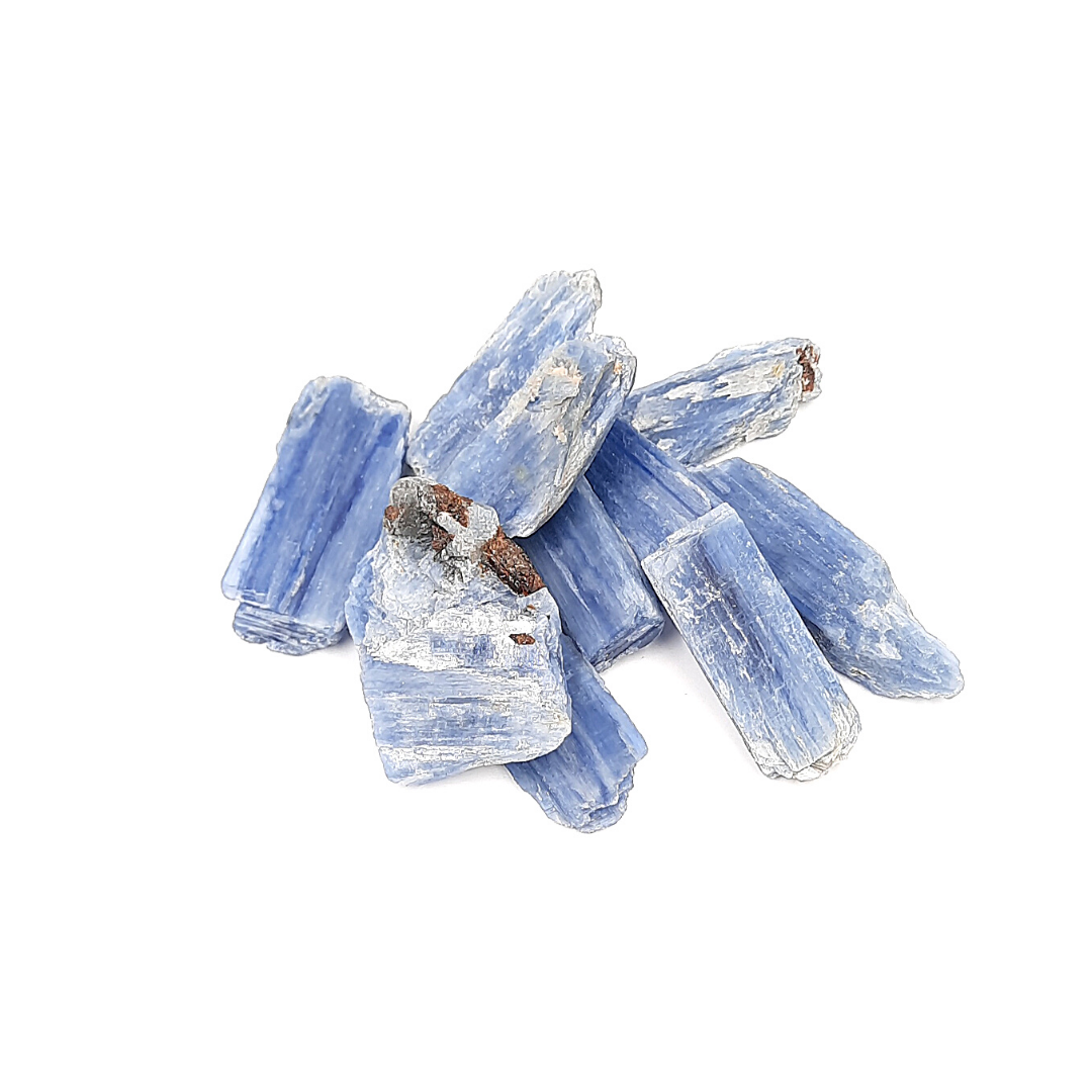 Cianita Azul en Bruto. 7 -12 g  4 x 1.5 cm